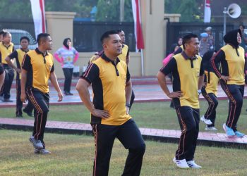Semarak HUT ke-80 RI, Personel Polres Maros Melaksanakan Olahraga Bersama
