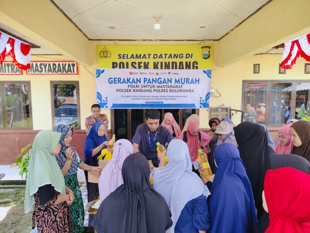 Polres Bulukumba Salurkan 1,7 Ton Beras SPHP Dalam Gerakan Pangan Murah di Gantarang dan Kindang