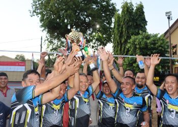 Dalam Rangka Hari Kemerdekaan, Polres Maros Gelar Turnamen Bola Voli Internal