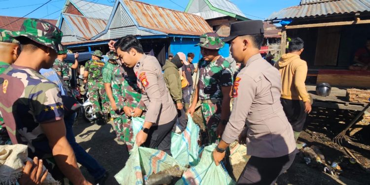 Kapolres Wajo Apresiasi Kerja Bakti TNI-Polri dan Warga di Pasar Mini Sengkang