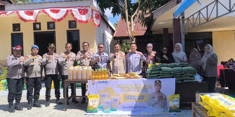Kapolres Jeneponto Hadiri Gerakan Pangan Murah Serentak se-Indonesia di Polsek Binamu