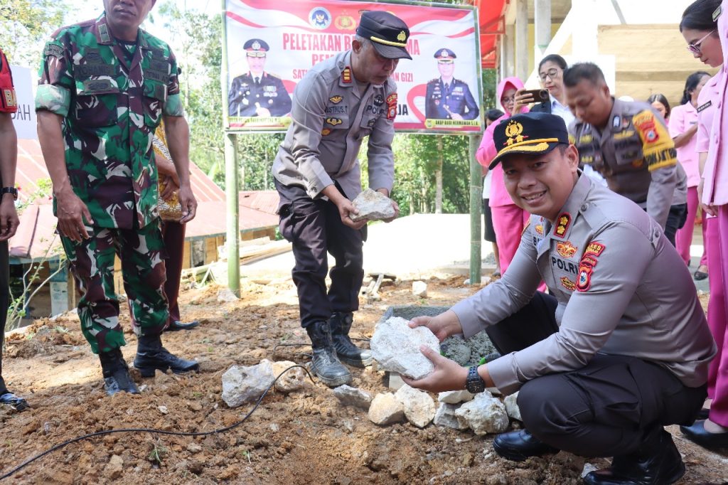 Dukung Program MBG, Kapolres Tana Toraja Peletakan Batu Pertama Pembangunan SPPG