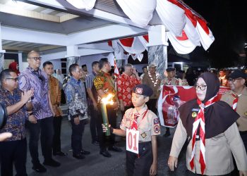 Kapolres Pinrang Hadiri Pawai Taptu Semarak HUT RI ke-80