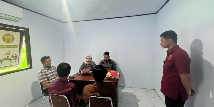 Unit Tipidter Polres Selayar Resmi Serahkan Tersangka Dugaan Pemalsuan Tanda Tangan ke Kejaksaan