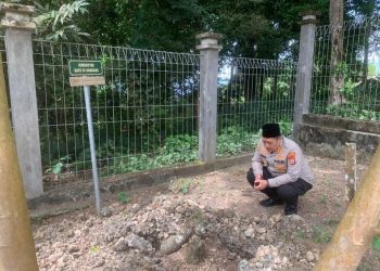 Kapolres Selayar Sholat Jumat di Masjid Tua Gantarang Sekaligus Ziarah ke Makam