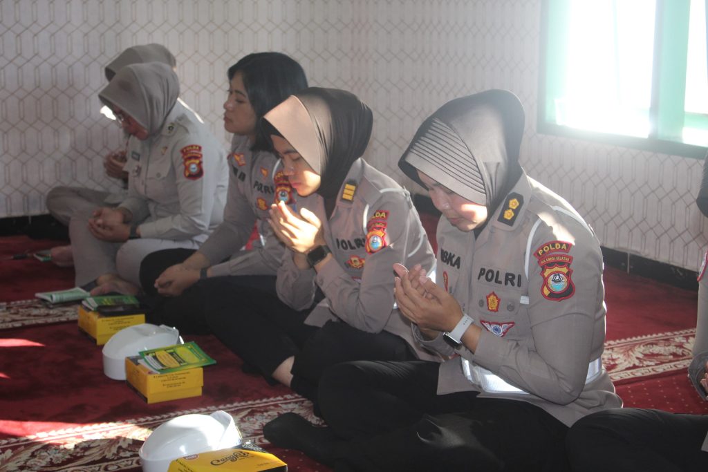 Peringati HUT Polwan ke-77, Polwan dan ASN Ditlantas Polda Sulsel Gelar Dzikir dan Doa Bersama