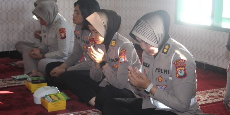 Peringati HUT Polwan ke-77, Polwan dan ASN Ditlantas Polda Sulsel Gelar Dzikir dan Doa Bersama