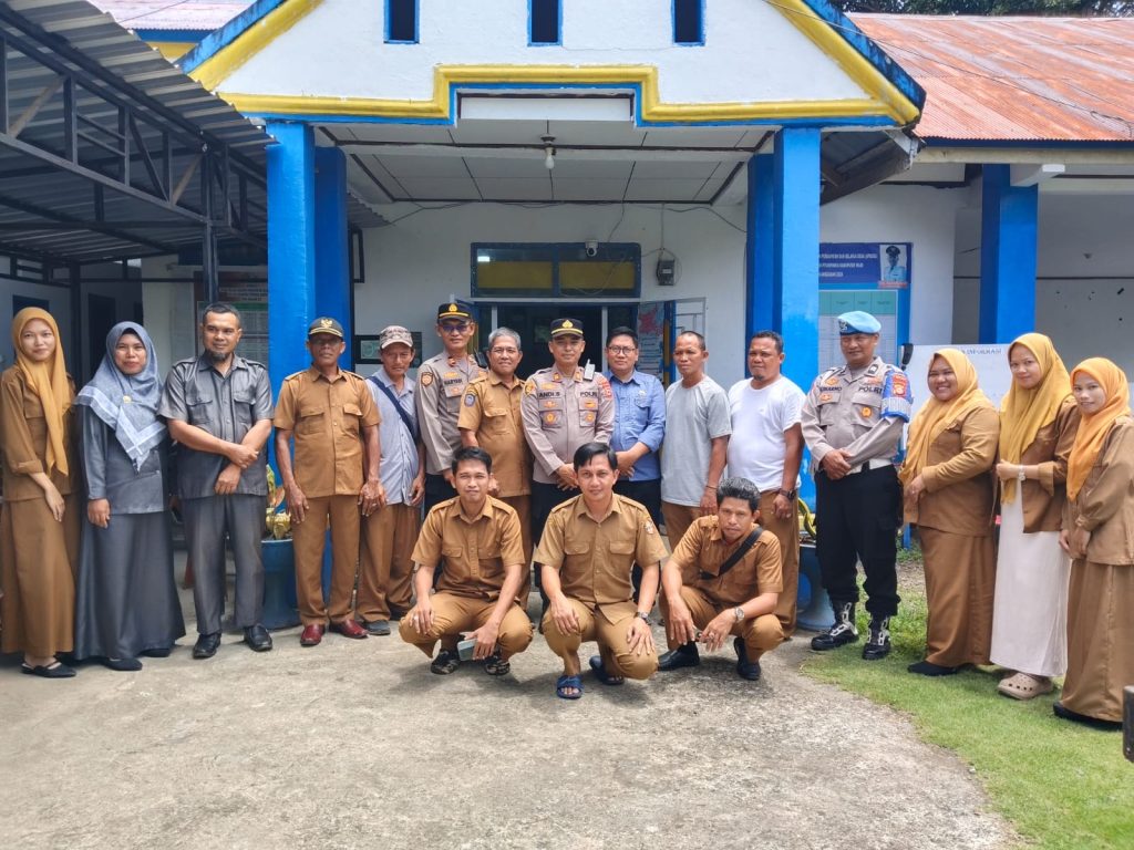 Kapolsek Pitumpanua Polres Wajo Beri Imbauan Kamtibmas di 5 Titik Pertemuan Masyarakat