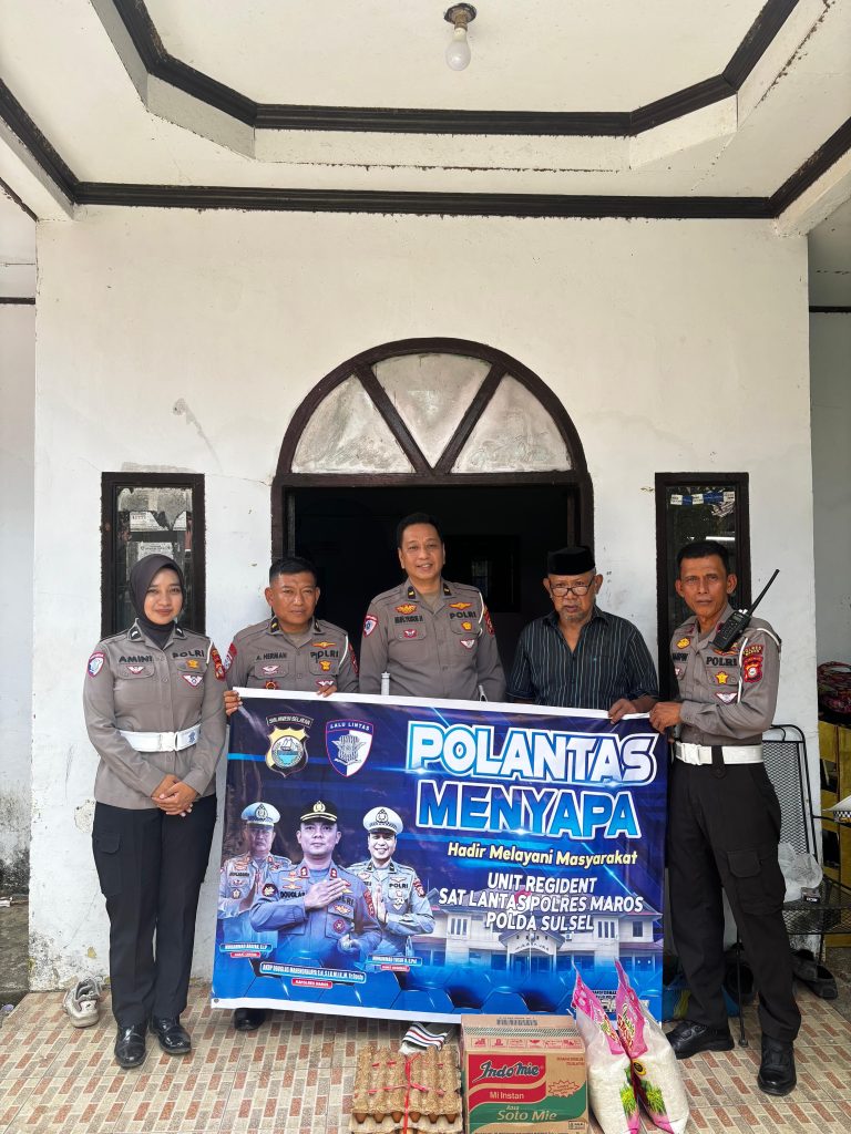 Satlantas Polres Maros Anjangsana ke Kediaman Purnawirawan Dalam Rangka HUT Lalu Lintas