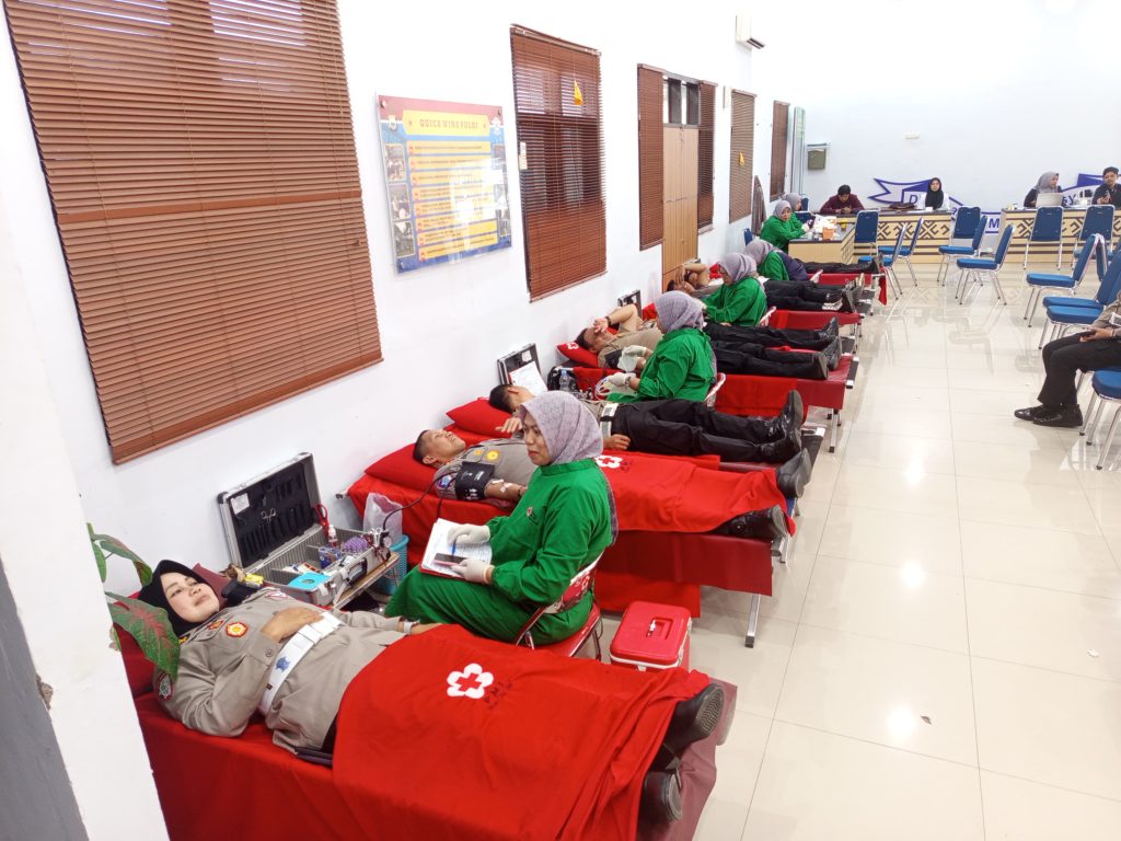 Ditlantas Polda Sulsel Gelar Donor Darah Dalam Rangka Hari Lalu Lintas Bhayangkara ke-70