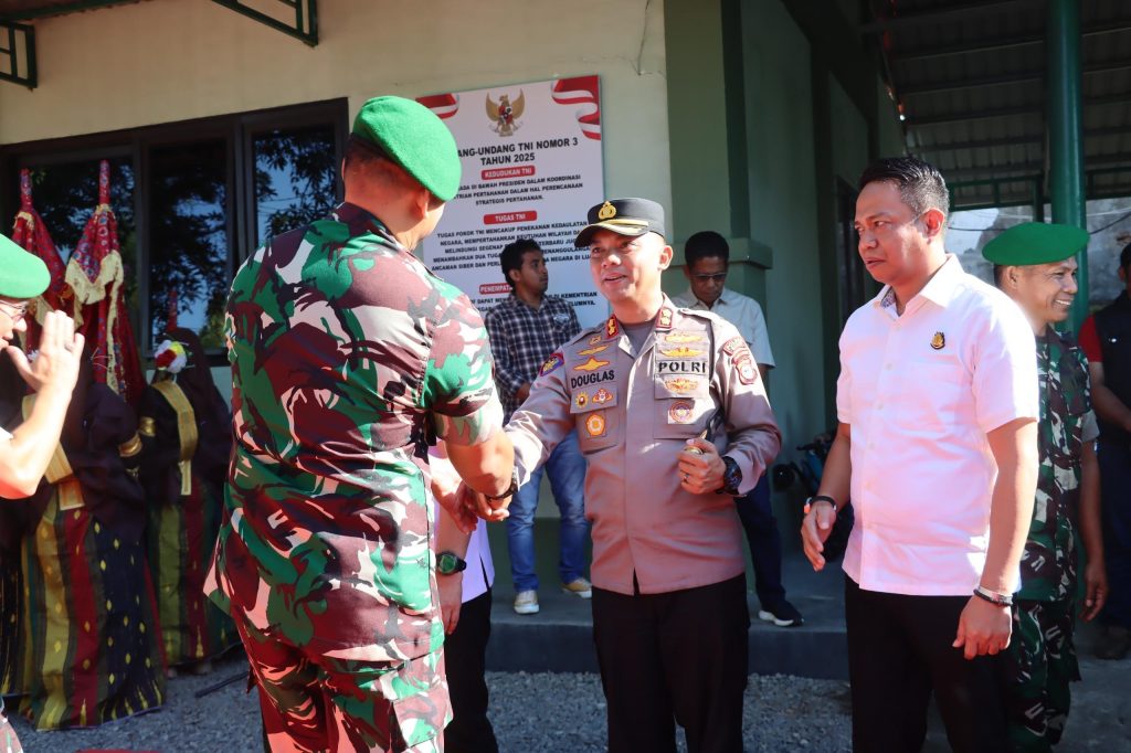 Kapolres Maros Sambut Kunjungan Kerja Danrem 141 di Kodim