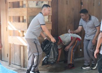 Kapolres Tana Toraja Pimpin Aksi Kerja Bakti di Pasar Makale
