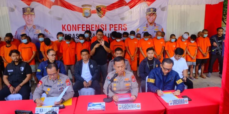 Polda Sulsel Rilis Hasil Operasi Sikat Lipu 2025, 411 Orang Diamankan