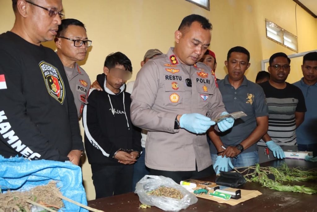 Kapolres Bulukumba Rilis Pengungkapan Peredaran Ganja Melalui Medsos