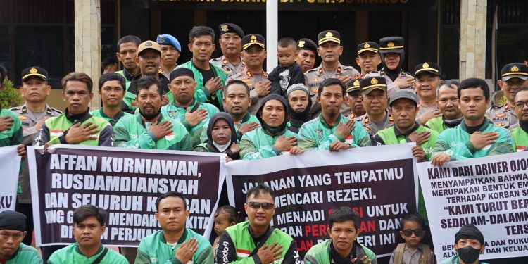 Ratusan Komunitas Ojol Silaturahmi dengan Kapolres Maros, Sampaikan Solidaritas Untuk Affan Kurniawan