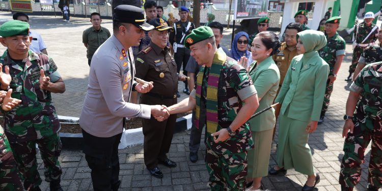 Kapolres Gowa Hadiri Kunjungan Kerja Danrem 141/Toddopuli di Makodim 1409