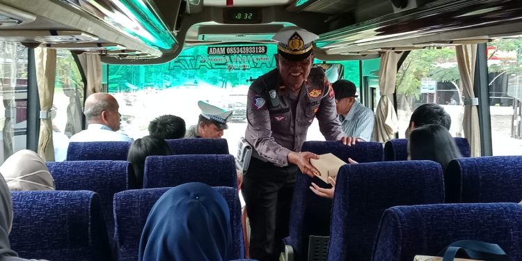 Sat Lantas Polres Wajo Gelar Polantas Menyapa Dalam Rangka HUT Lalu Lintas Bhayangkara ke-70