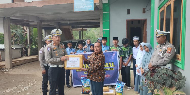 Satlantas Polres Tana Toraja Gelar Bakti Sosial Dalam Rangka HUT Lalu Lintas Bhayangkara ke-70