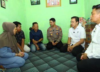 Kapolrestabes Makassar bersama Tim Itwasum Polri Kunjungi Rumah Driver Ojol Korban Pengeroyokan