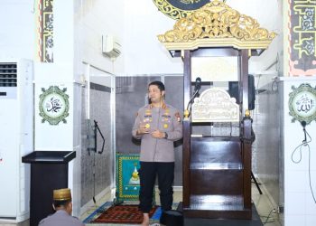 Gelar Safari di Masjid Anshar Somba Opu, Kapolrestabes Makassar Tekankan Pentingnya Kepedulian Dalam Menjaga Keamanan