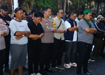 Kapolrestabes Makassar bersama Ketua DPRD dan HMI Badko Sulselbar Gelar Sholat Ghaib 