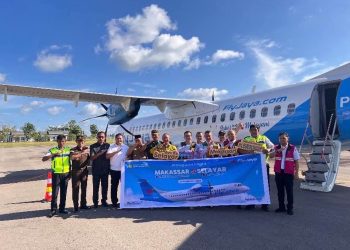Terbang Perdana ke Selayar, Kapolres Ajak Personel Manfaatkan Fly Jaya Dalam Pelaksanaan Tugas