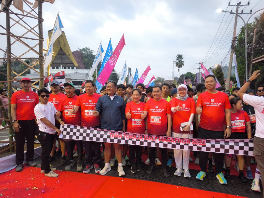 Kapolres Tana Toraja Kerahkan Personel Untuk Amankan Half Marathon 2025