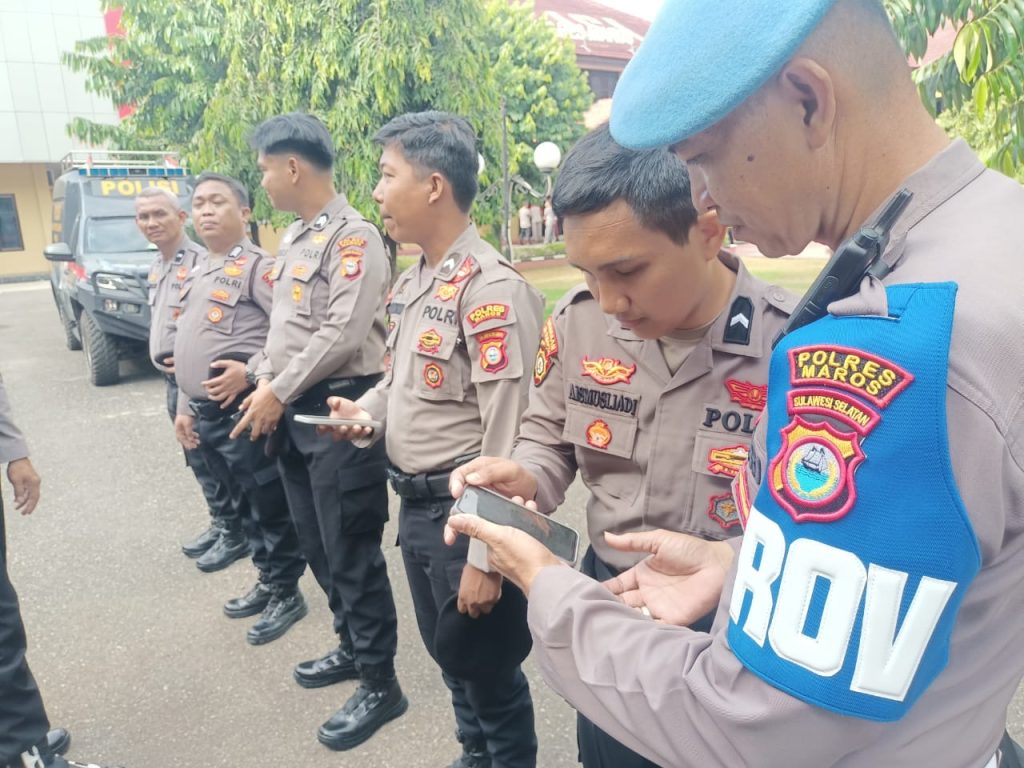 Propam Polres Maros Sidak Handphone Personel, Pastikan Tidak Terlibat Judi Online