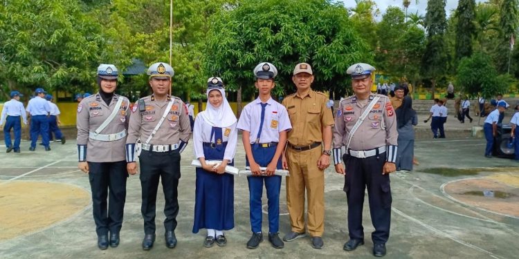 Dalam Rangka Hari Lalu Lintas Bhayangkara ke-70, Personel Satlantas Polres Soppeng Jadi Irup di SMPN 3