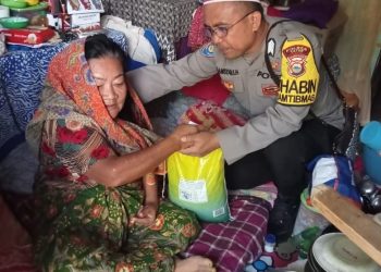 Polsek Makale Polres Tator Berikan Bantuan Bagi Warga Binaan yang Sakit di Batu Papan