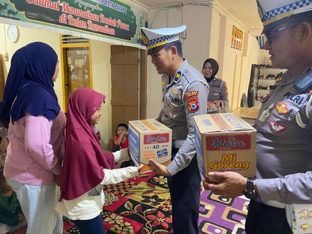 Satlantas Polres Palopo Gelar Anjangsana ke Panti Asuhan, Pesantren dan ke Anggota yang Sakit