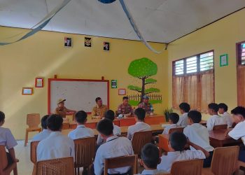 Melalui Police Go To School, Kapolsek Sesean Polres Torut Himbau Pelajar Tetap Disiplin dan Tidak Narkoba