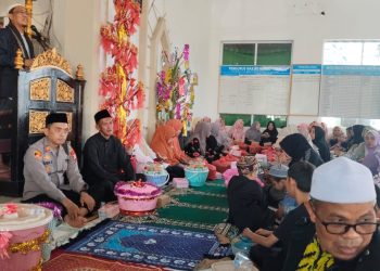 Kapolsek Pitumpanua Hadiri Perayaan Maulid Nabi di Masjid Nurul Yaqin Bolabakka