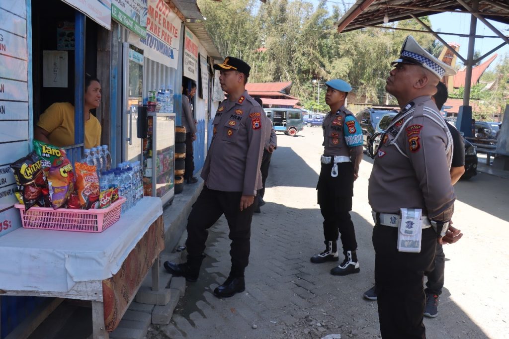 Kapolres Tana Toraja Pimpin Patroli Siang, Wujud Kehadiran Polri Jaga Rasa Aman Masyarakat