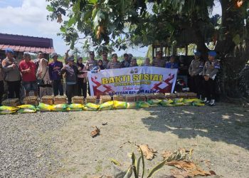 Polres Pinrang Gelar Bakti Sosial ke Korban Angin Kencang di Duampanua