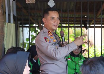 Kapolres Maros Bersama Personel Ngopi Santai Bareng Komunitas Ojol