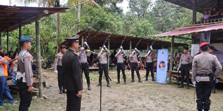 Polres Tator Gelar Upacara Persemayaman Untuk Personel Yang Meninggal Dunia
