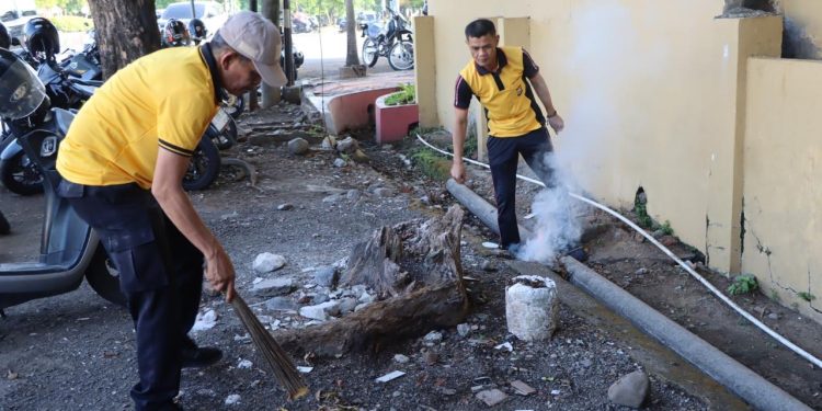 Tingkatkan Mutu Pelayanan, Polres Maros Gelar Kerja Bakti Dan Pembersihan Mako
