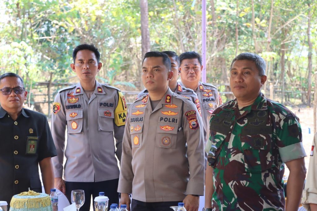Kapolres Maros Tanam Jagung Serentak Kuartal IV Dalam Rangka Dukung Swasembada Pangan