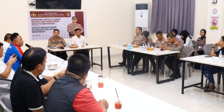 Cegah Aksi Unras Anarkis, Kapolrestabes Makassar Silaturahmi Dengan Buruh dan Jurnalis