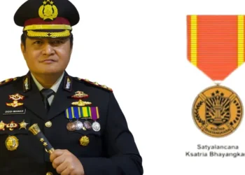 Kapolres Selayar Terima Satyalancana Ksatria Bhayangkara Dari Presiden RI