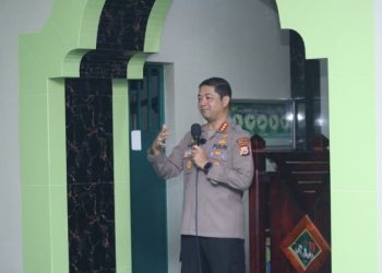Pimpin Safari di Masjid Nurul Haq, Kapolrestabes Makassar Ajak Warga Bersinergi Jaga Kondusifitas