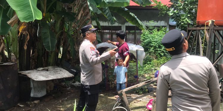Personel Satbinmas Polres Wajo Gelar Sambang Sekaligus Beri Himbauan ke Masyarakat
