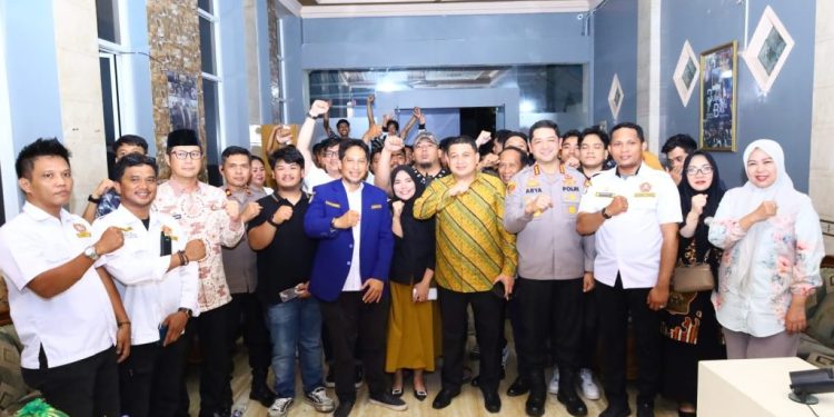 Hadiri Tudang Sipulung Karang Taruna, Kapolrestabes Makassar Ajak Remaja Hidup Damai dan Tidak Tawuran