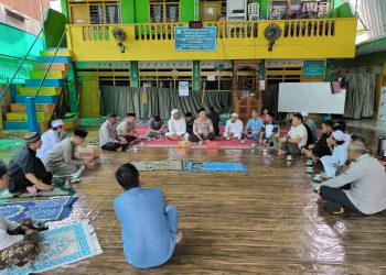 Lewat Jumat Curhat, Kapolres Tana Toraja Sampaikan Pesan Ketakwaan dan Kamtibmas
