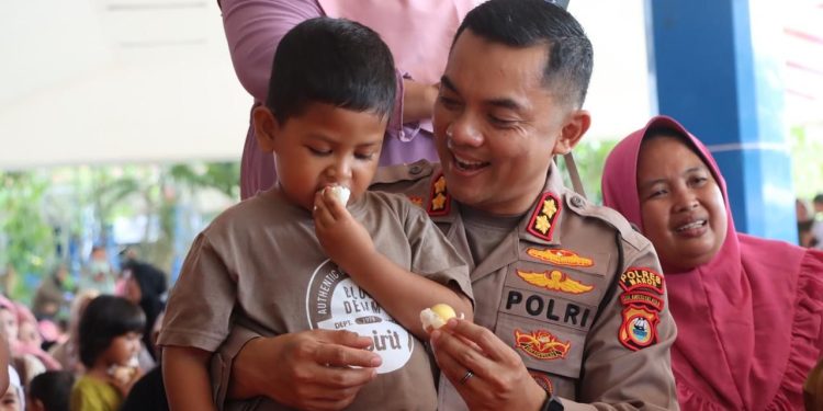 Kapolres Maros Dukung Gerakan Gemar Makan Telur Upaya Tekan Stunting