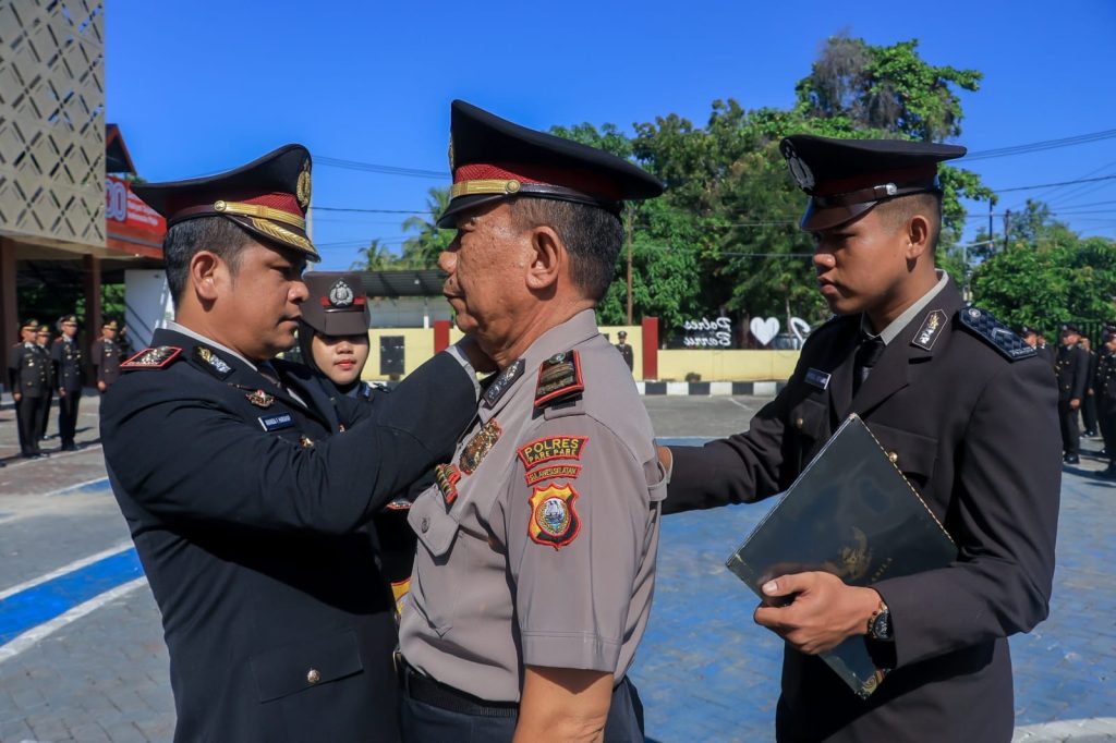 Kapolres Barru Pimpin Upacara Kenaikan Pangkat Personel