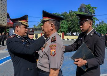 Kapolres Barru Pimpin Upacara Kenaikan Pangkat Personel