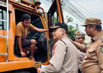Kapolres Maros bersama Bupati Turun Langsung Pantau Pantau Sosialisasi Penertiban Truk