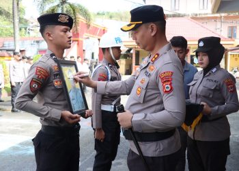 Langgar Kode Etik dan Disiplin Polri, Kapolres Tana Toraja Pimpin Pemberhentian Personel
